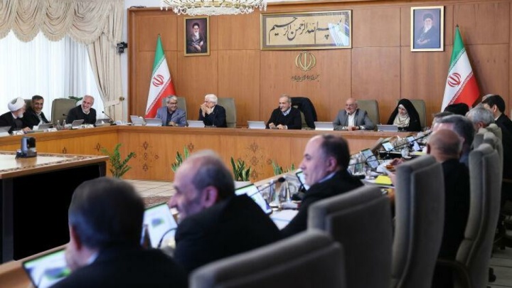 پزشکیان بانک مرکزی را موظف به تخصیص منابع مالی توسعه انرژی‌های تجدیدپذیر کرد