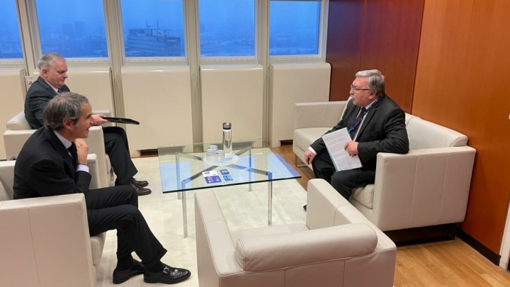 رایزنی اولیانوف و گروسی درباره برنامه هسته‌ای ایران