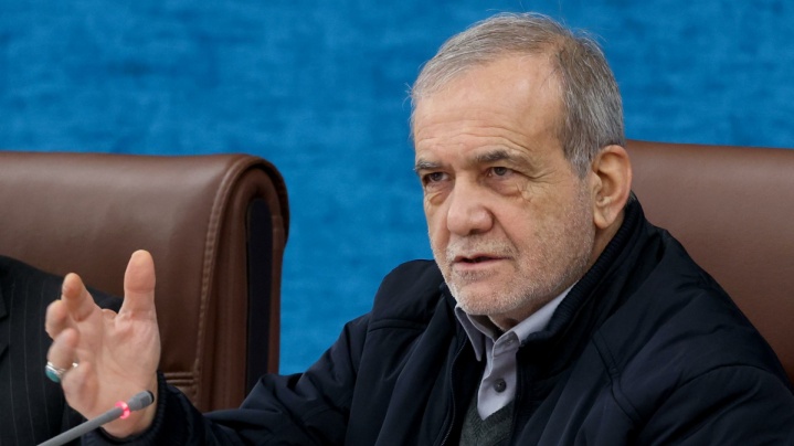 گاهی صدای مردم در خیابان شنیده می‌شود، چون دستگاه‌های مسئول در زمان مناسب آن را نشنیده‌اند