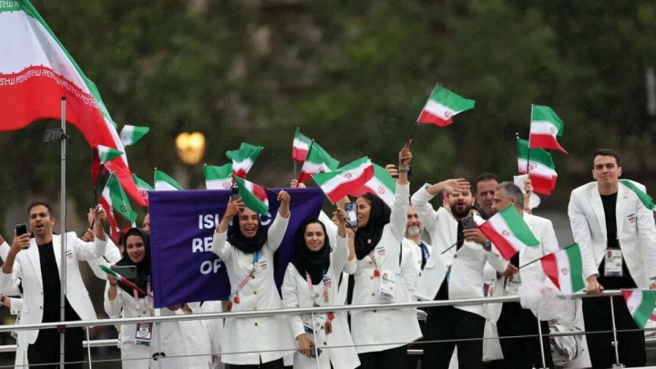 لباس قهرمانان؛ ویترین هنر ایرانی