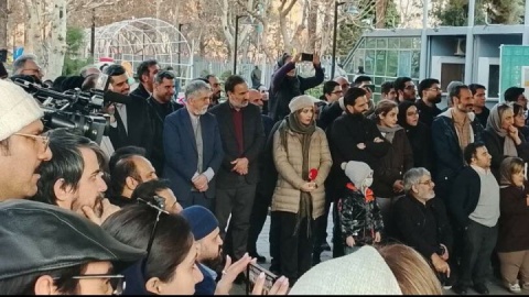 وزیر فرهنگ به تماشای اجرای خیابانی خانواده آقای هاشمی نشست