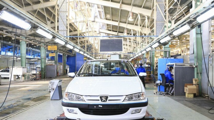 خودروسازان در دو راهی سرنوشت ساز