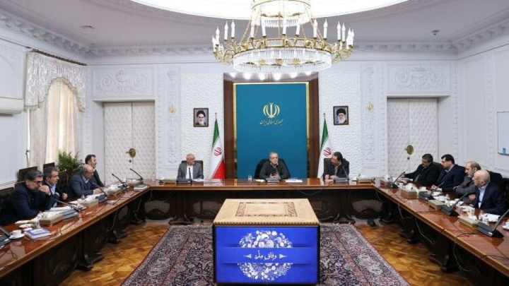 پزشکیان: رویکرد دولت سهیم کردن صنعتگران و تولیدکنندگان در تصمیم‌گیری‌ها است