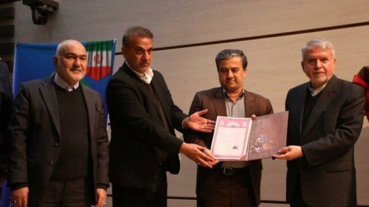 سند مالکیت کاخ «آپادانا» اهدا شد