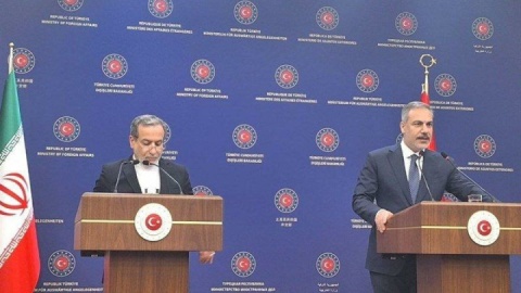 عراقچی:ایران آماده ورود به مذاکرات هسته‌ای از موضع برابر، براساس منافع و احترام متقابل است