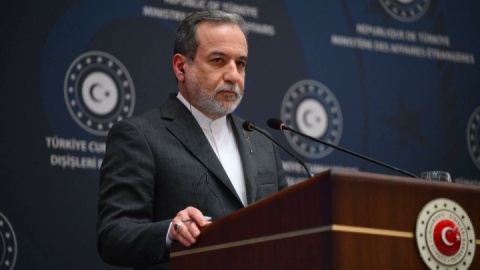 عراقچی:ایران آماده ورود به مذاکرات هسته‌ای از موضع برابر، براساس منافع و احترام متقابل است