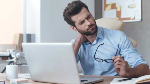 اینفو/ عوارض زیاد نشستن پشت میز