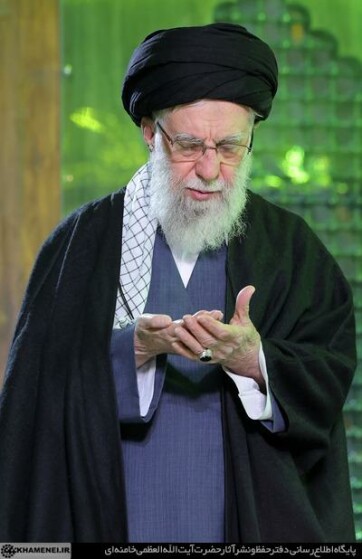 آغاز جشن‌های چهل‌وهفتمین سالگرد پیروزی انقلاب اسلامی با حضور رهبر انقلاب