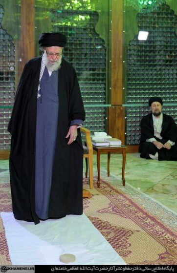 آغاز جشن‌های چهل‌وهفتمین سالگرد پیروزی انقلاب اسلامی با حضور رهبر انقلاب