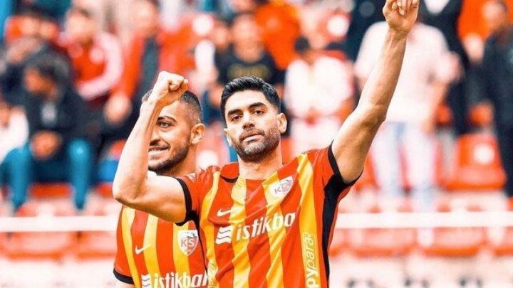 مذاکره سپاهان با هافبک پیشین استقلال