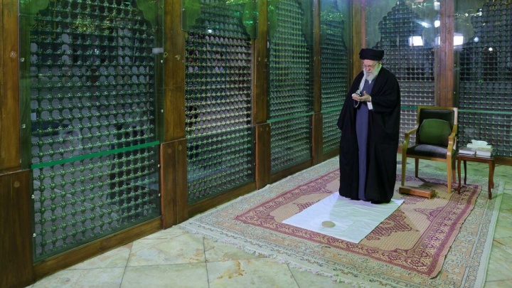 بازتاب حضور رهبر انقلاب اسلامی در مرقد امام خمینی در رسانه‌های صهیونیستی