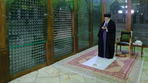 بازتاب حضور رهبر انقلاب اسلامی در مرقد امام خمینی در رسانههای صهیونیستی