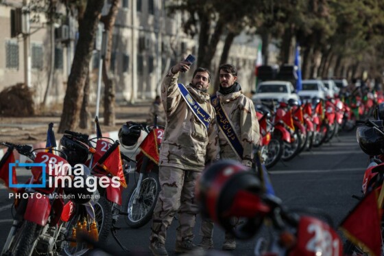 رژه موتور سواران در سالروز ورود امام خمینی به تهران
