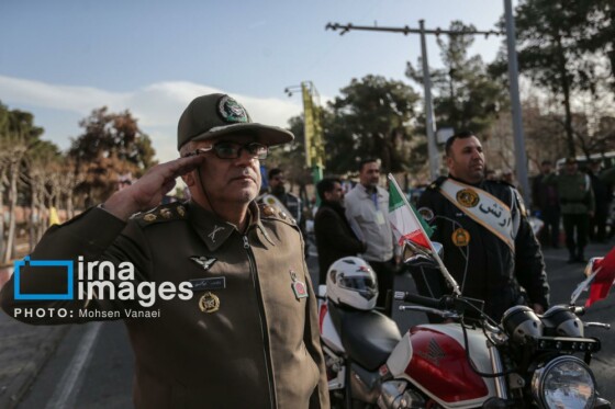 رژه موتور سواران در سالروز ورود امام خمینی به تهران