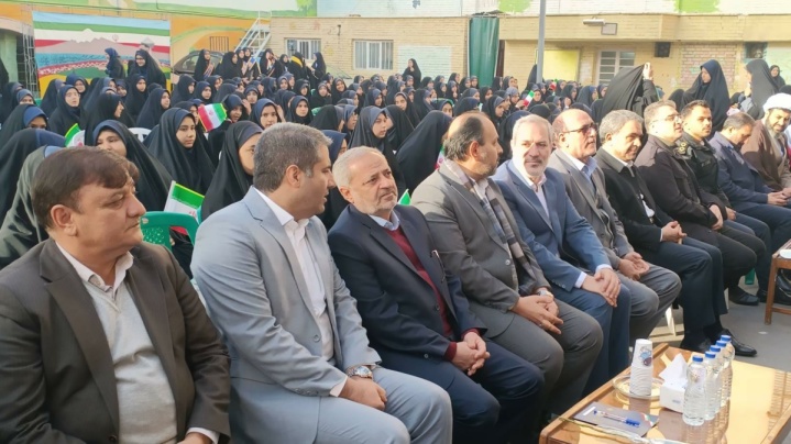 زنگ گلبانگ انقلاب نواخته شد