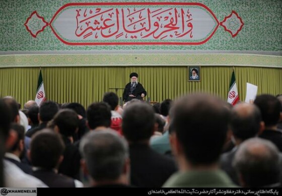 تصاویری از دیدار هزاران نفر از اقشار مختلف مردم با رهبر انقلاب در اولین روز از دهه مبارک فجر