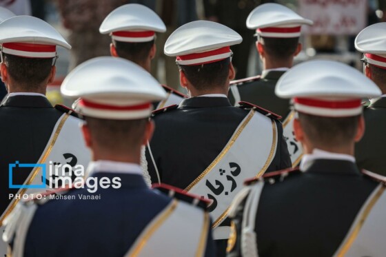 رژه موتور سواران در سالروز ورود امام خمینی به تهران