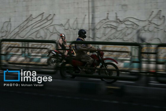 رژه موتور سواران در سالروز ورود امام خمینی به تهران