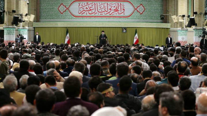 رهبر معظم انقلاب: آمریکایی‌ها بدانند جنگ منطقه‌ای خواهد شد