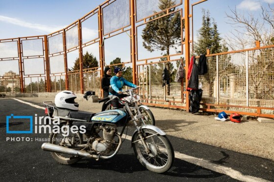 بانوان در انتظار گواهینامه موتور