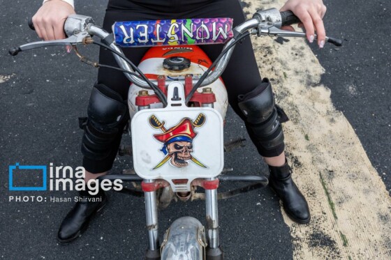 بانوان در انتظار گواهینامه موتور