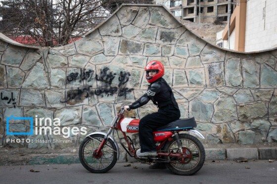 بانوان در انتظار گواهینامه موتور