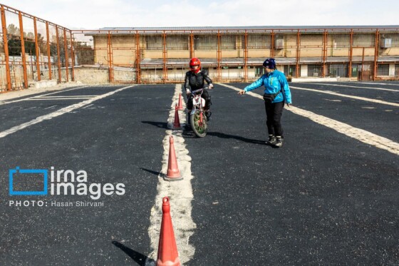 بانوان در انتظار گواهینامه موتور