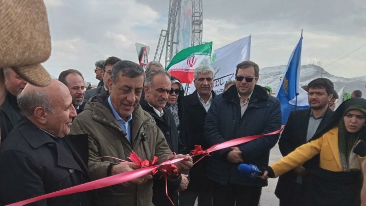 افتتاح پروژه راهسازی و توسعه شبکه حمل و نقل جاده ابریشم توسط معاون اجرایی رئیس‌جمهور