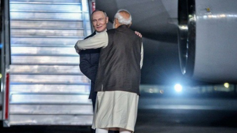 کاهش تعرفه کالاهای هندی در آمریکا و تغییر سیاست واردات نفت هند از روسیه