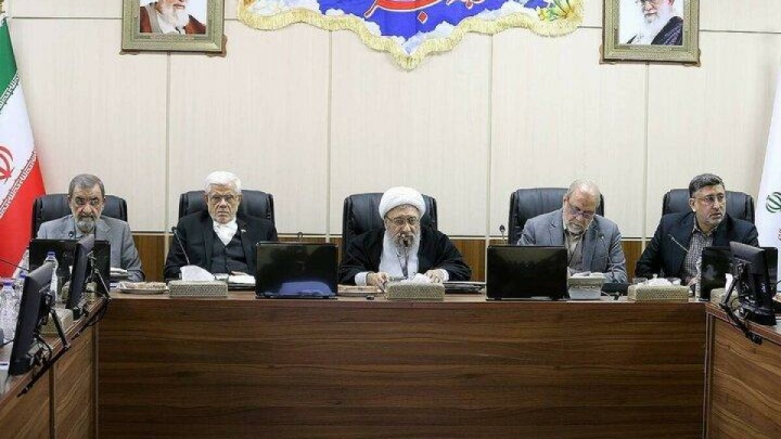 تاکید آملی لاریجانی بر اهتمام دولت در تامین اقلام معیشتی مردم