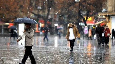 بارش برف و باران در بیشتر مناطق کشور/ کاهش دما تا جمعه