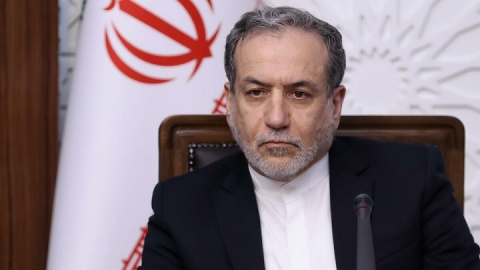 یادآوری عراقچی از توصیه شوم آقای «امریکا-آخر!»