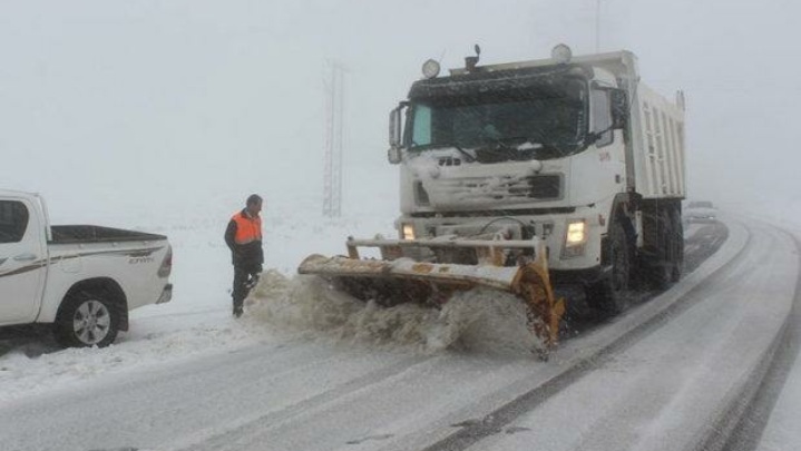 بازگشایی جاده چالوس و آزادراه تهران–شمال از ساعت ۶ صبح
