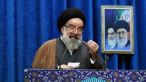 حضور مردم در صحنه، راز پیروزی انقلاب و نظام است