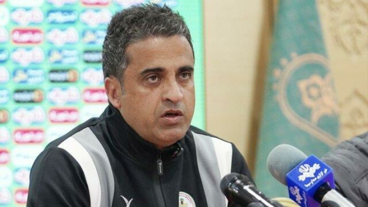 سرمربی ذوب آهن: اصلا به سقوط فکر نمی‌کنیم