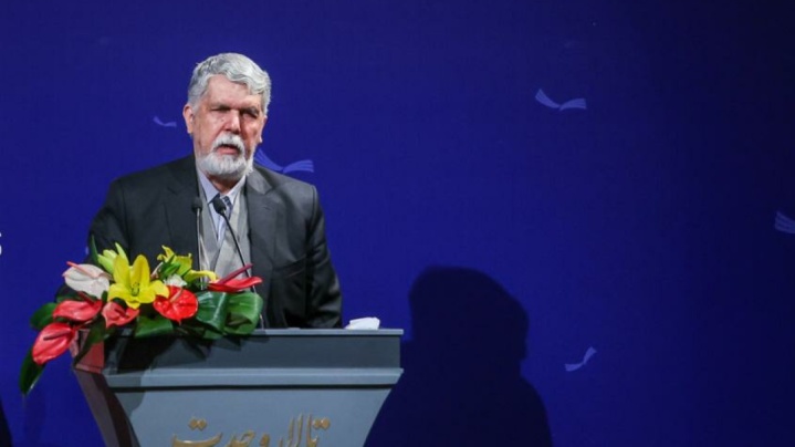 هویت ملی خود را مدیون کتاب هستیم