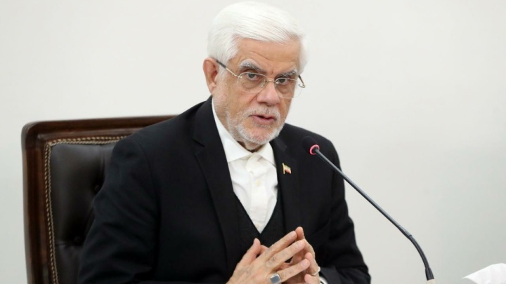 تقدیر عارف از خدمات کادر درمان به مجروحان و حادثه‌دیدگان دی‌ماه