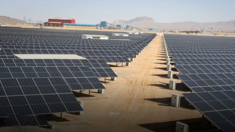 عملیات اجرایی بزرگ‌ترین نیروگاه خورشیدی کشور در همدان آغاز شد