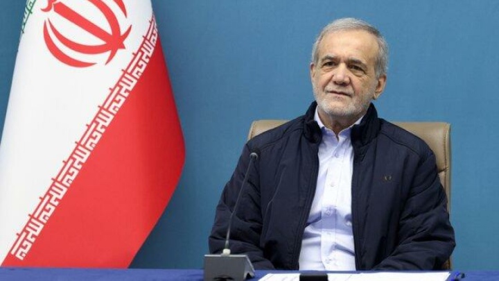 دعوت پزشکیان از مردم برای حضور پرشور در راهپیمایی ۲۲ بهمن