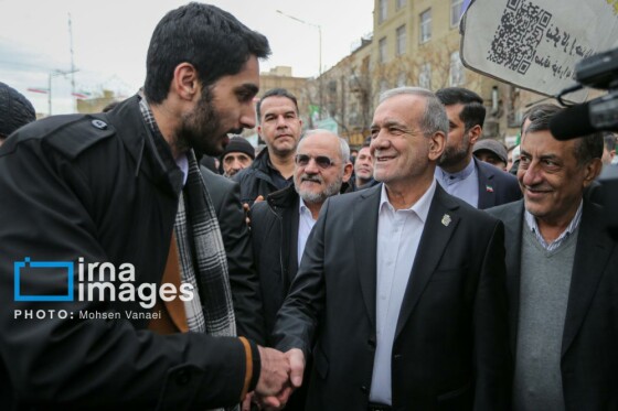 حضور مسئولان در راهپیمایی ۲۲ بهمن