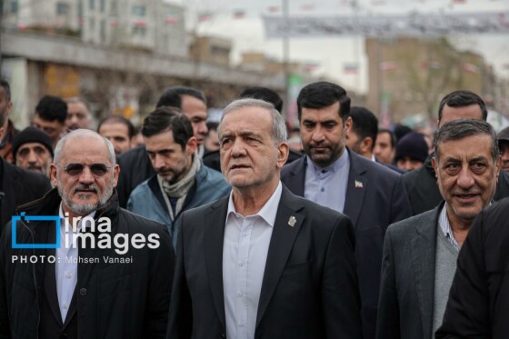 حضور مسئولان در راهپیمایی ۲۲ بهمن