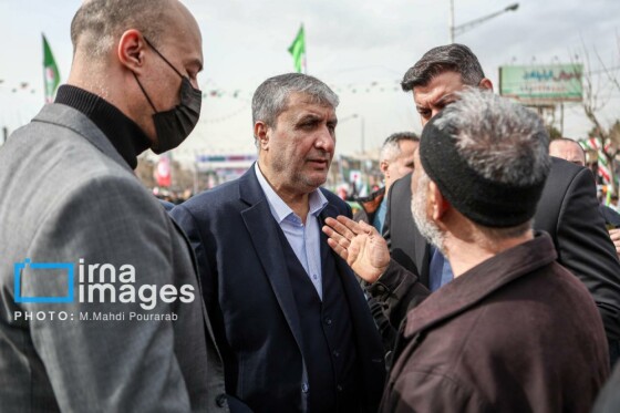 حضور مسئولان در راهپیمایی ۲۲ بهمن