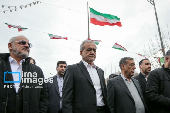 حضور مسئولان در راهپیمایی ۲۲ بهمن