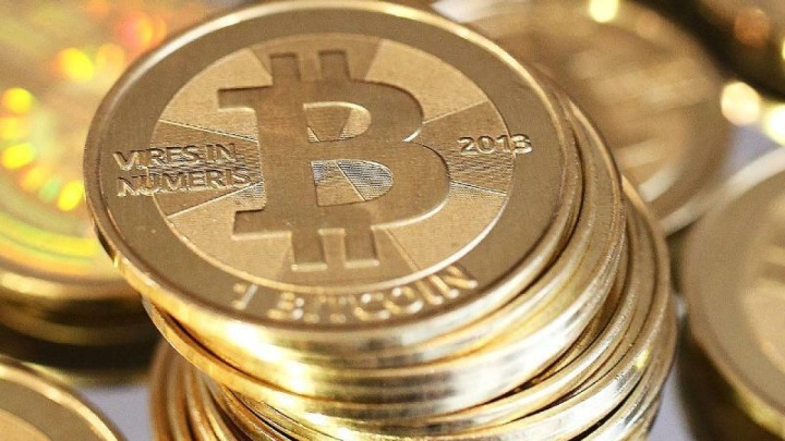 بلومبرگ: بزرگ‌ترین رمز ارز جهان تا ۲.۸ درصد کاهش یافت و به زیر ۶۷ دلار رسید