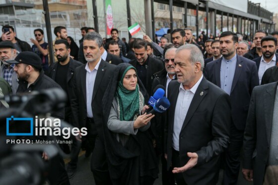 حضور مسئولان در راهپیمایی ۲۲ بهمن