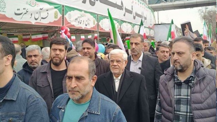 عارف: خدمت‌گزاری به مردم افتخار مسئولان است