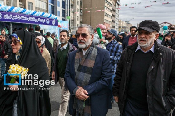 حضور مسئولان در راهپیمایی ۲۲ بهمن