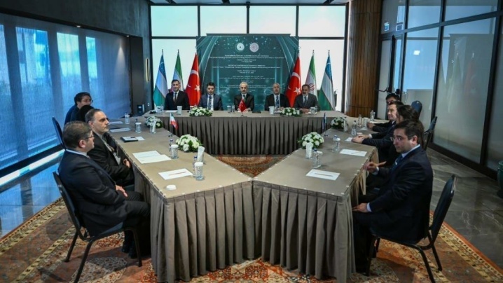 برگزاری اولین نشست سه‌جانبه وزرای حمل و نقل ایران، ترکیه و ازبکستان در استانبول