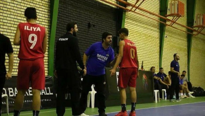 بسکتبال نوجوانان ایران؛ درفک رشت در یک‌قدمی ۸ تیم برتر