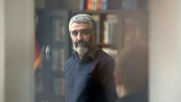 شاکی گریان و متهم منکر بود